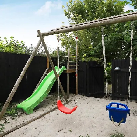 Vakantiehuis Holiday Xiii *